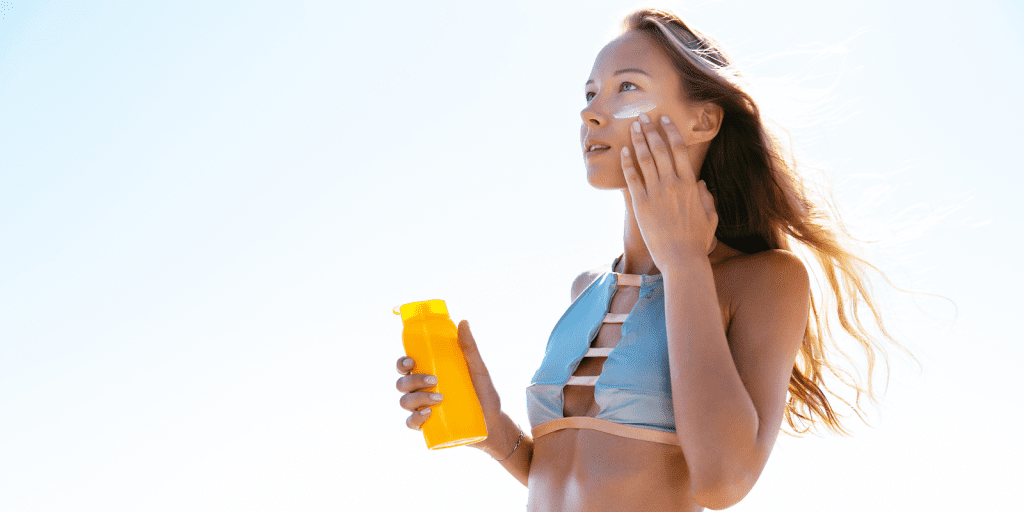 Verão e Saúde da Pele: Por Que a Estação Mais Quente Exige Cuidados Dermatológicos Redobrados
